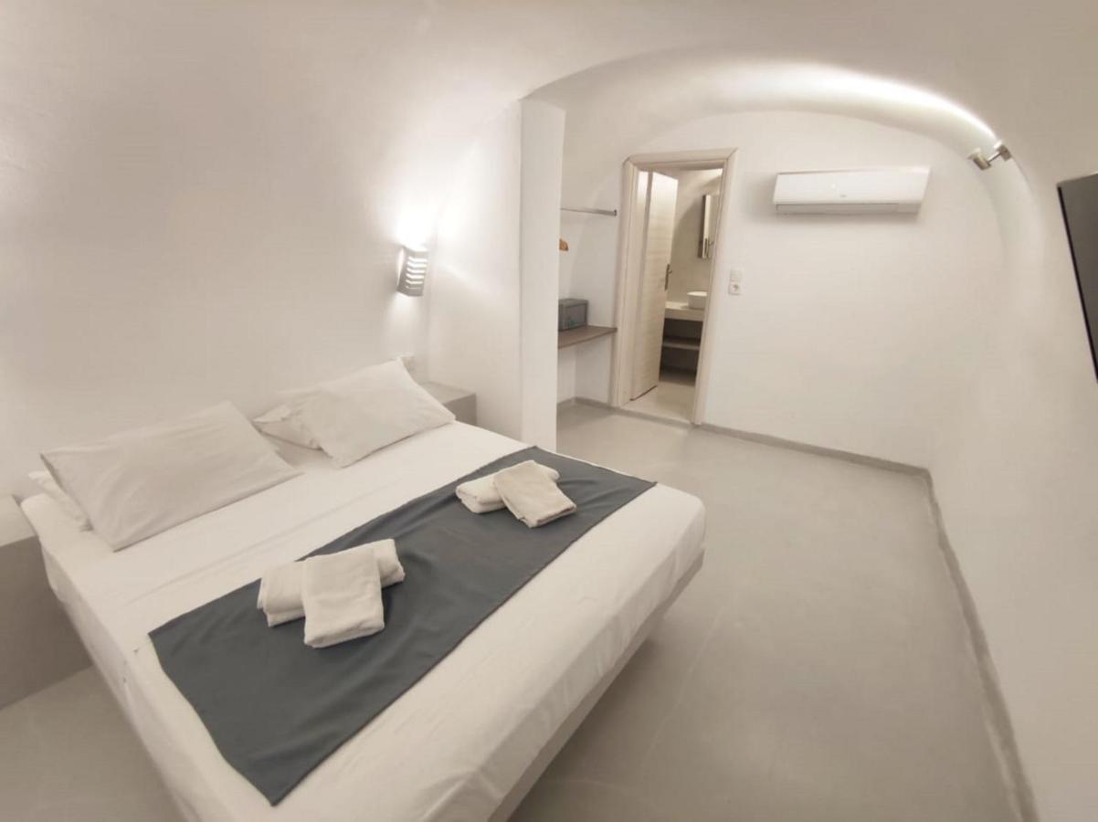 Fira Getaway - Economy Basement Rooms Exteriör bild