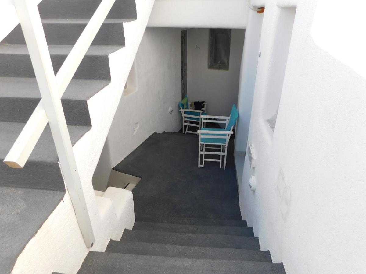 Fira Getaway - Economy Basement Rooms Exteriör bild