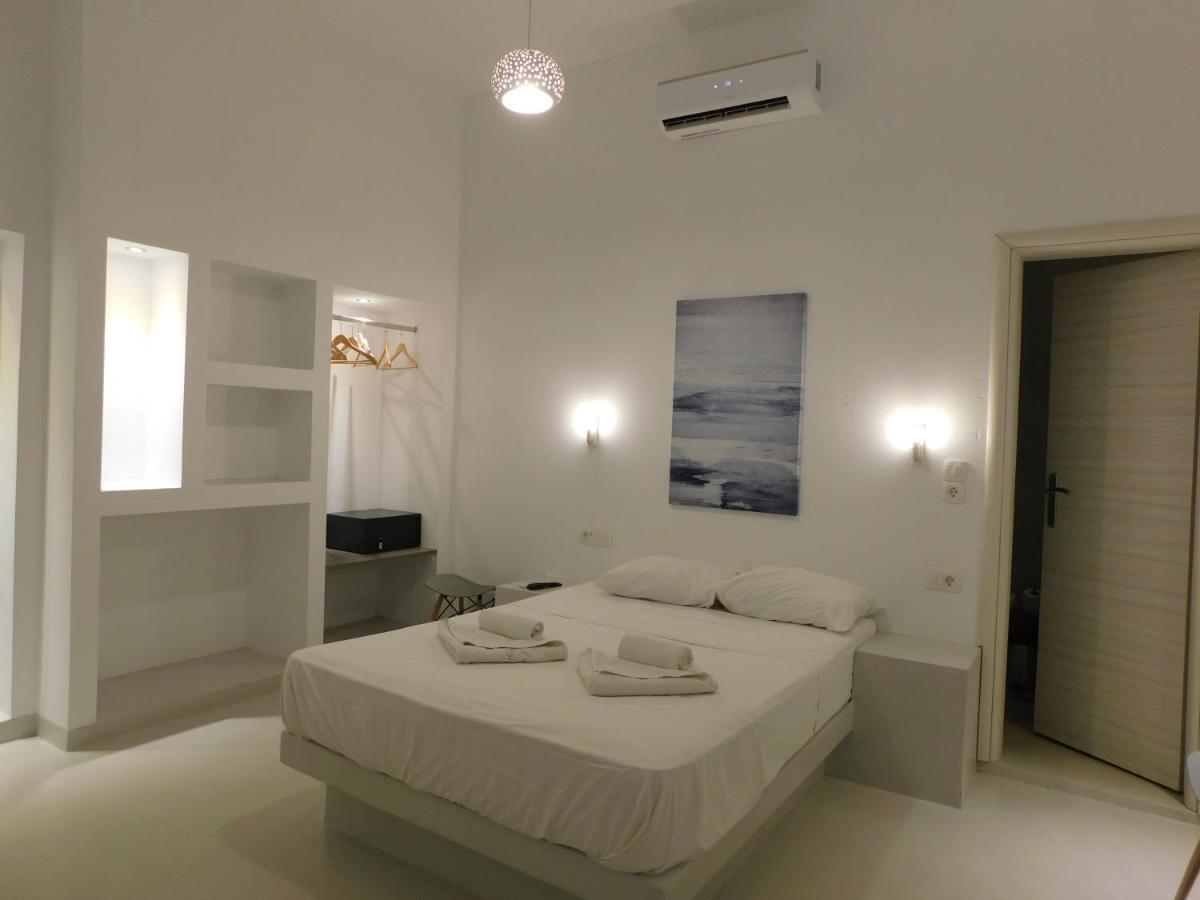 Fira Getaway - Economy Basement Rooms Exteriör bild