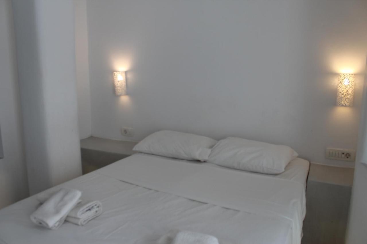 Fira Getaway - Economy Basement Rooms Exteriör bild