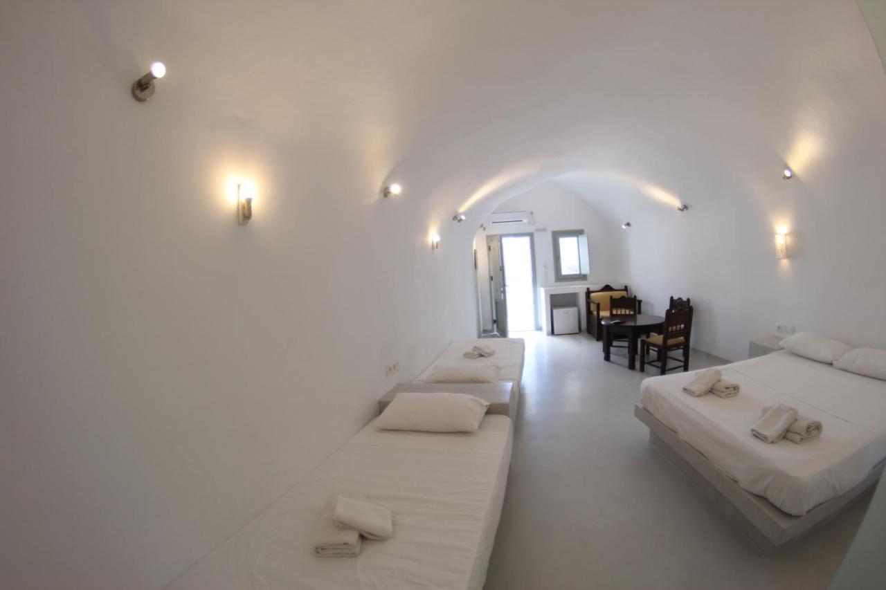 Fira Getaway - Economy Basement Rooms Exteriör bild
