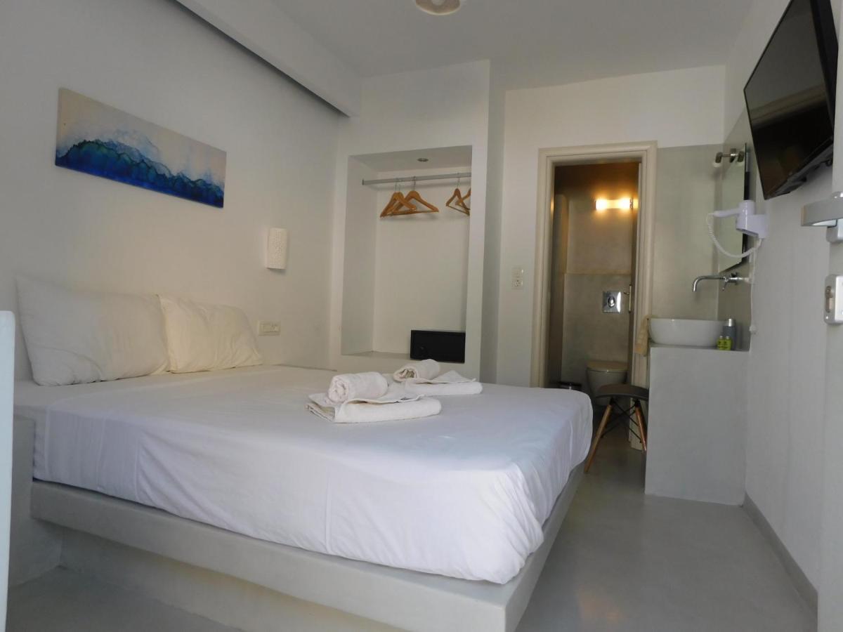 Fira Getaway - Economy Basement Rooms Exteriör bild